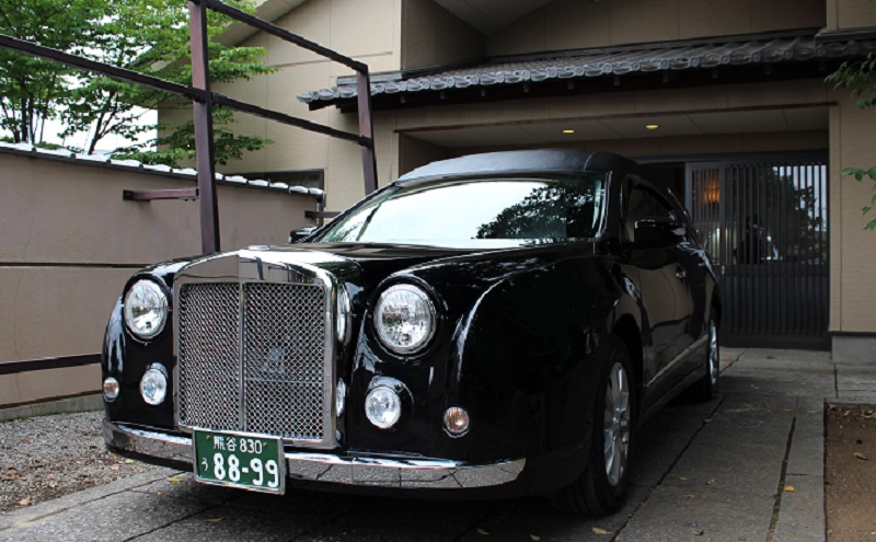 熊谷総合葬儀社所有の霊柩車です